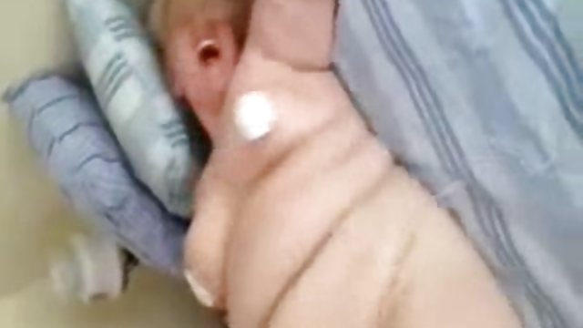 XXX بدون ثبت نام دختر در مقابل کلیپ سوپر ایرانی وب کم الاغش را نشان داد